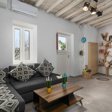 Milos Guesthouse Triovasálos Екстериор снимка