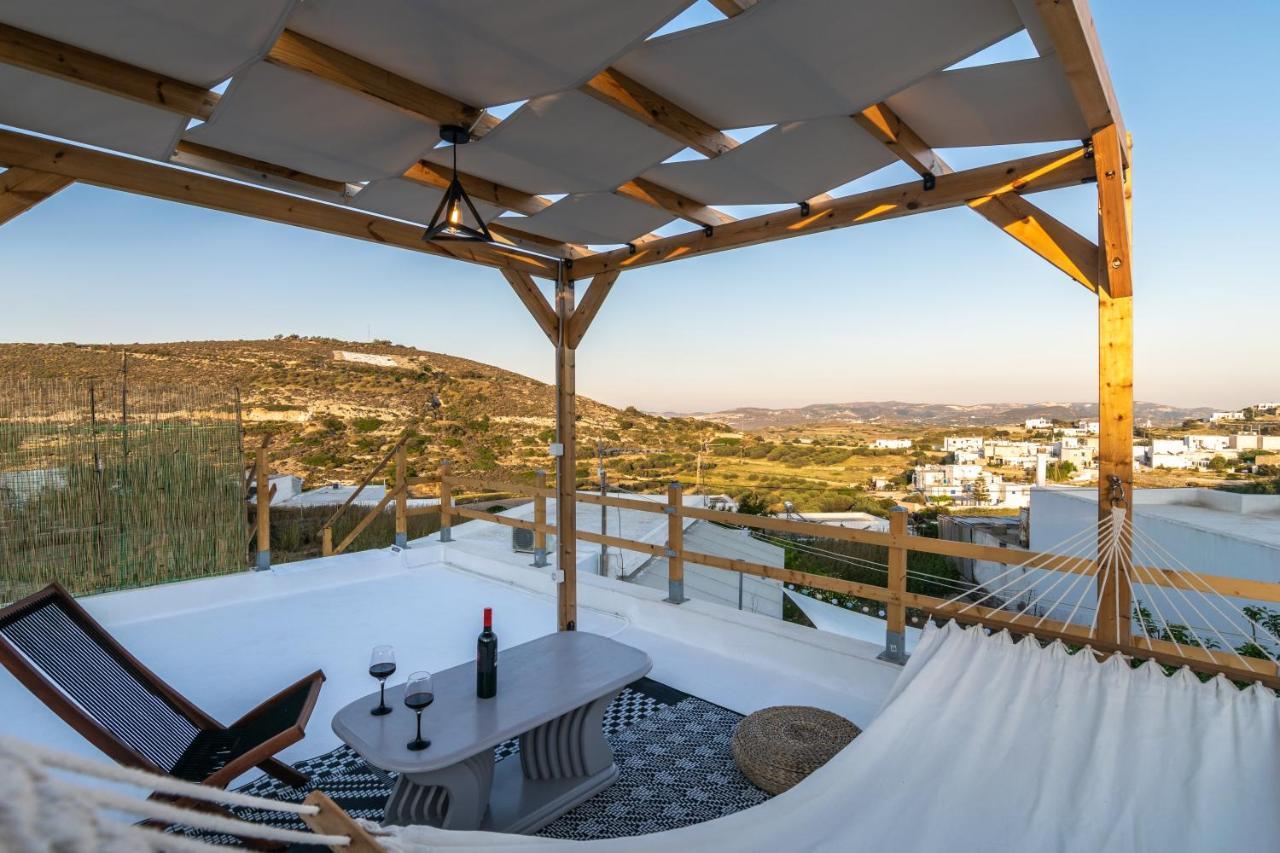 Milos Guesthouse Triovasálos Екстериор снимка