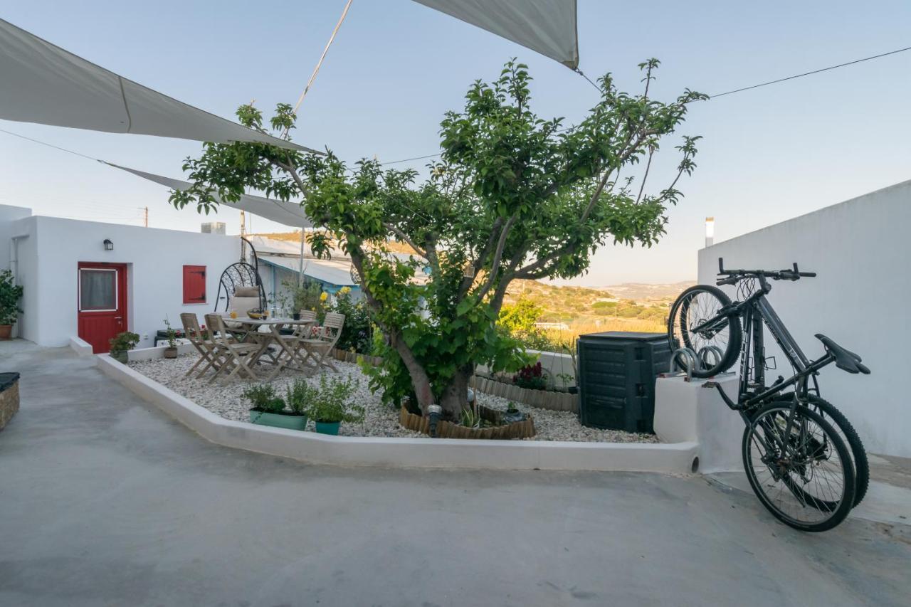 Milos Guesthouse Triovasálos Екстериор снимка