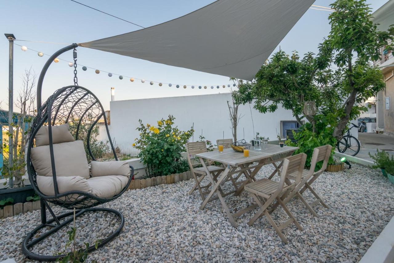 Milos Guesthouse Triovasálos Екстериор снимка